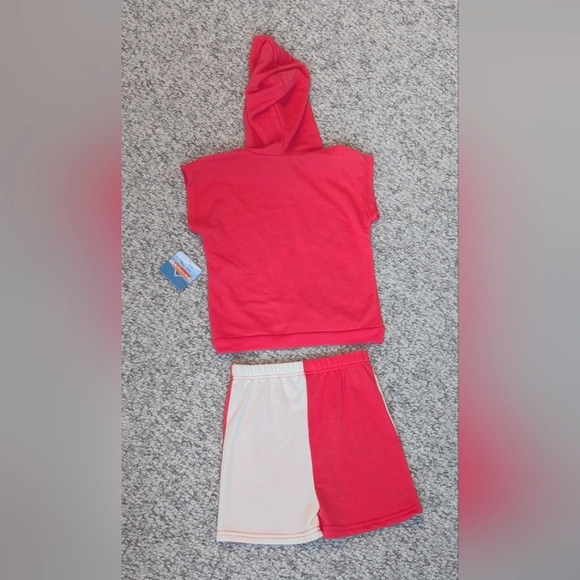 NWT Lightning McQueen For Girls (Size 7) Sleeveless Hoodie and Shorts Set - Picture 2 of 14